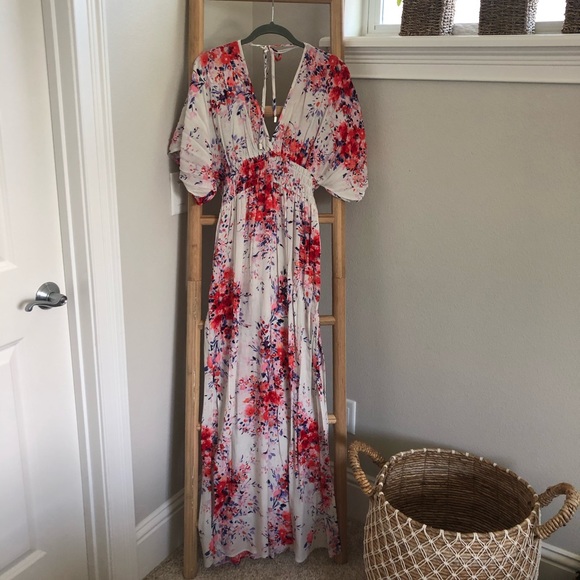 Love Stitch Dresses & Skirts - Lovestitch Floral Maxi